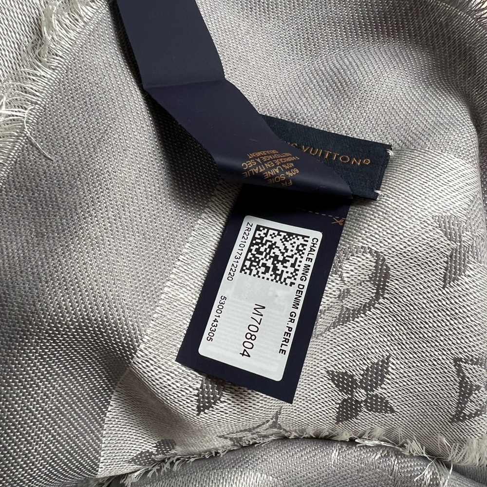Louis Vuitton Monogram Denim Shawl - Picture 2 of 4